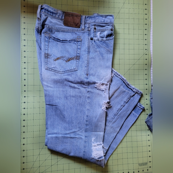 American Eagle Outfitters Other - American Eagle Outfitter Damaged,  Destroyed Blue Jeans Men's 33 x 32